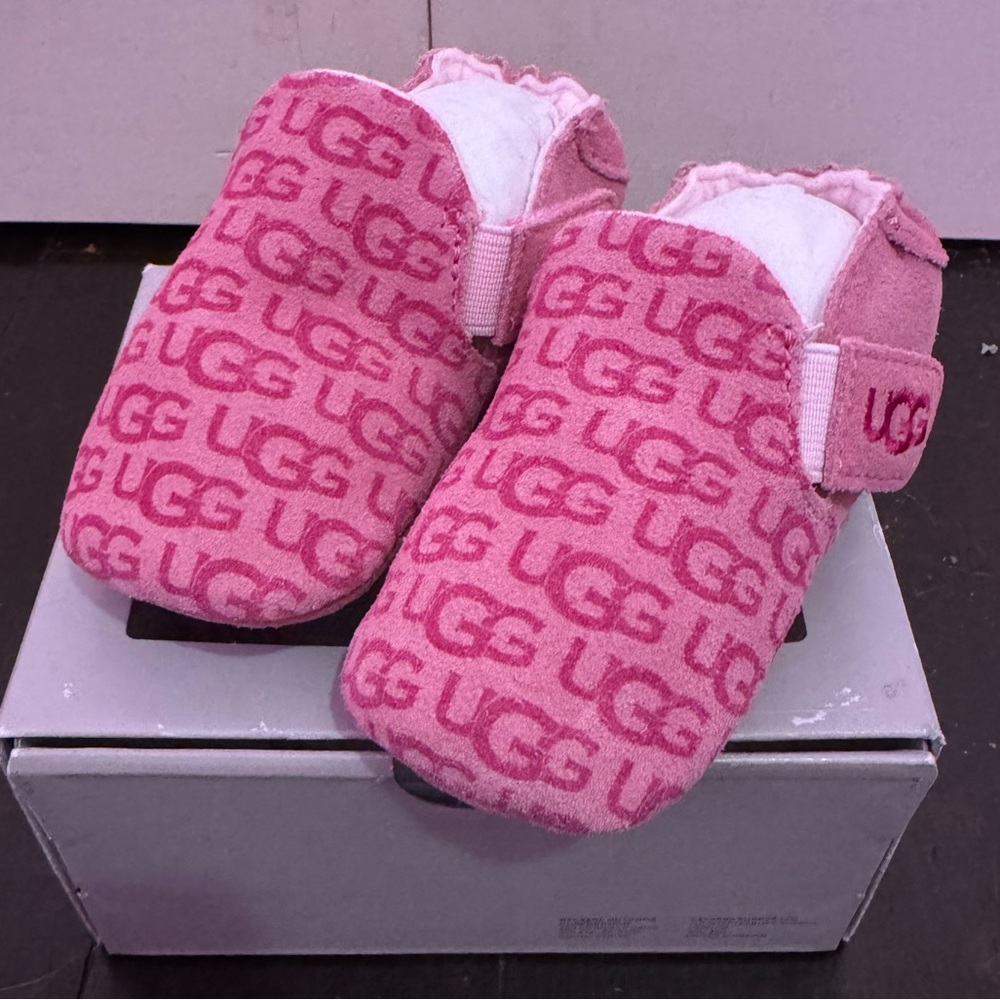 Ugg Baby Roos NIB Sz USA 04/05